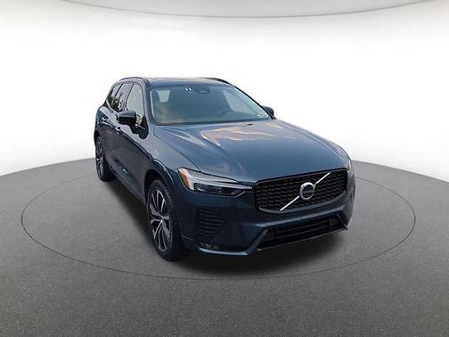 2024 Volvo XC60 B5 Plus Dark Theme