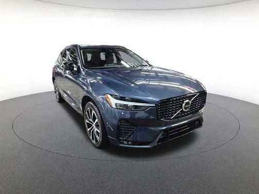 2024 Volvo XC60 B5 Plus Dark Theme