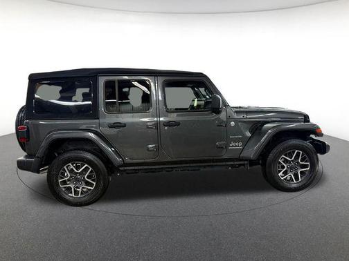 2024 Jeep Wrangler 4-Door Sahara 4x4