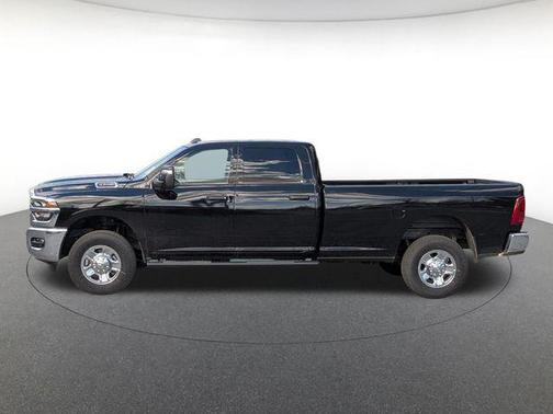 2025 RAM 2500 Tradesman Crew Cab 4x4 8' Box