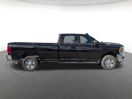 2025 RAM 2500 Tradesman Crew Cab 4x4 8' Box