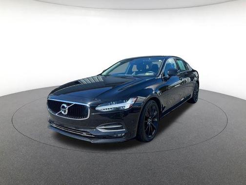 2018 Volvo S90 T6 Momentum