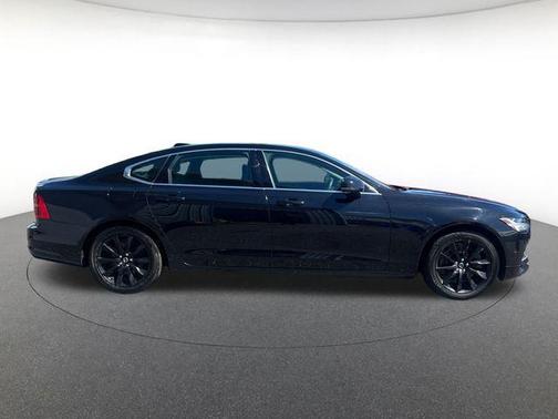 2018 Volvo S90 T6 Momentum
