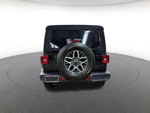 2024 Jeep Wrangler 4-Door Sahara 4x4