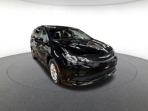 2024 Chrysler Voyager LX