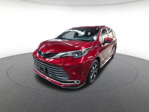 2025 Toyota Sienna Platinum