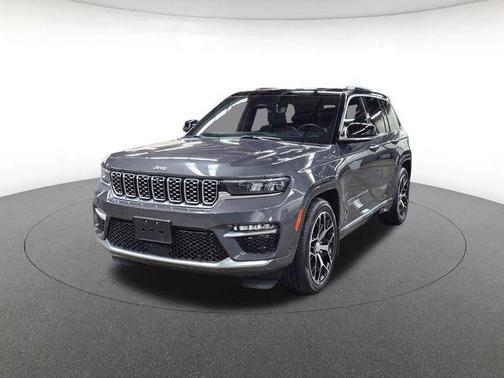 2022 Jeep Grand Cherokee Summit