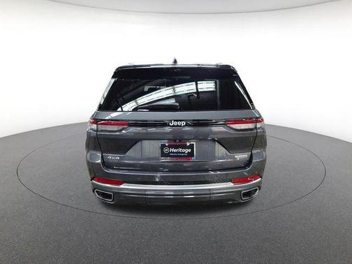 2022 Jeep Grand Cherokee Summit