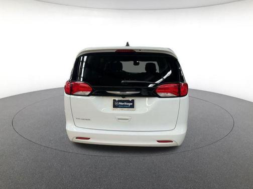 2024 Chrysler Voyager LX