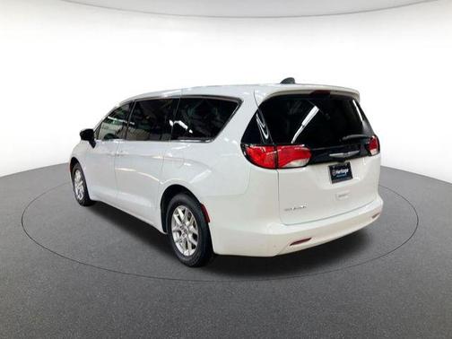 2024 Chrysler Voyager LX