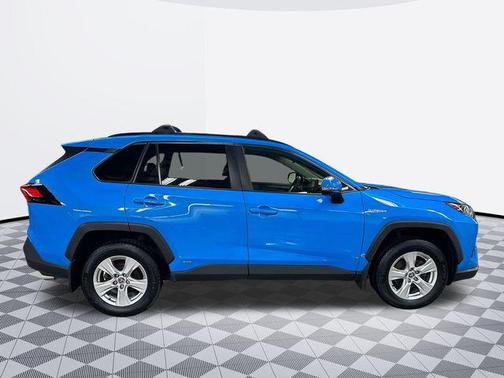 2020 Toyota RAV4 Hybrid LE