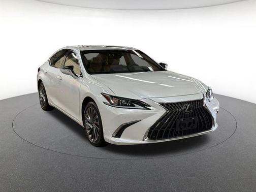 2025 Lexus ES 300h Luxury