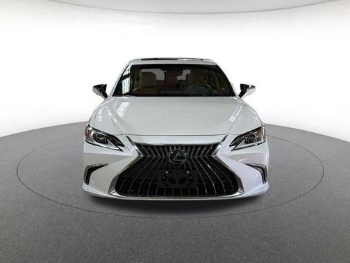 2025 Lexus ES 300h Luxury