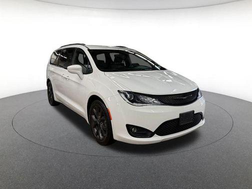2020 Chrysler Pacifica Touring-L Plus