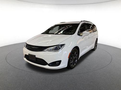 2020 Chrysler Pacifica Touring-L Plus