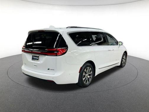 2022 Chrysler Pacifica L