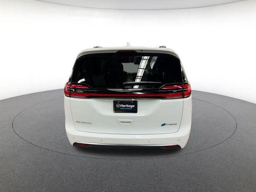 2022 Chrysler Pacifica L