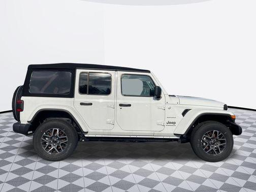 2024 Jeep Wrangler 4-Door Sahara 4x4