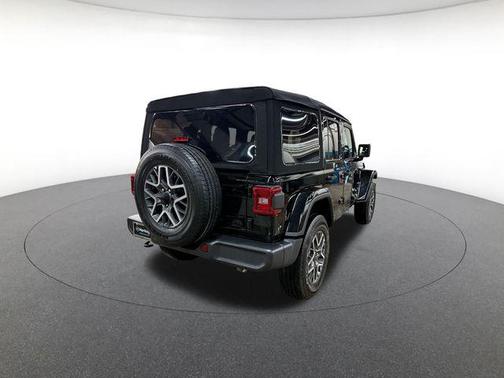 2024 Jeep Wrangler 4-Door Sahara 4x4