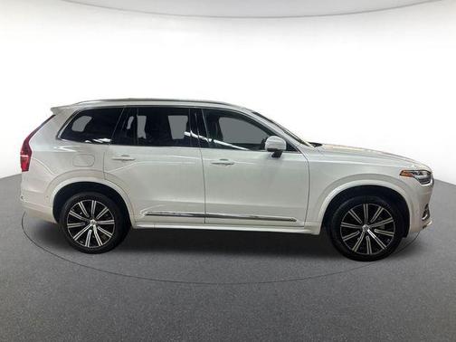 2025 Volvo XC90 B5 Plus