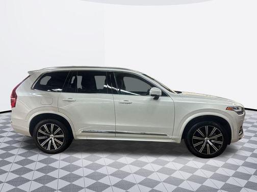 2025 Volvo XC90 B5 Plus