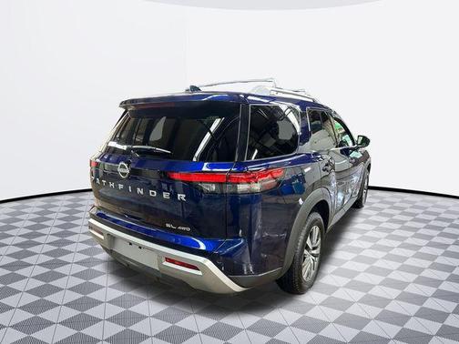 2023 Nissan Pathfinder SL 4WD