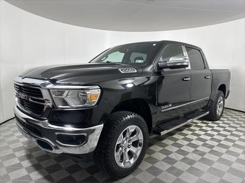 2019 RAM 1500 Big Horn/Lone Star Crew Cab 4x4 57' Box