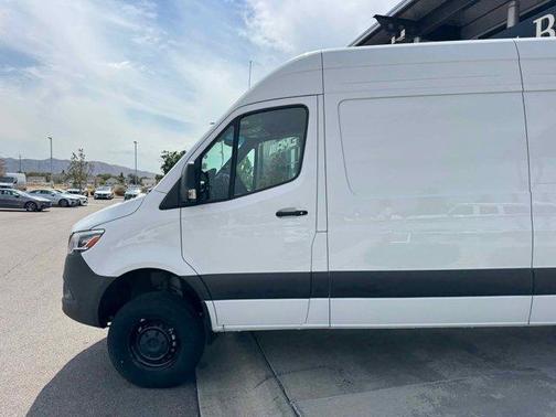 2025 Mercedes-Benz Sprinter 2500 High Roof