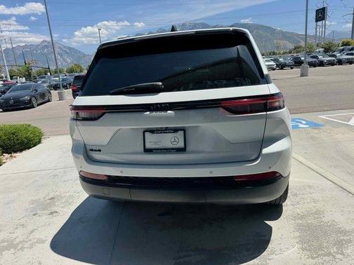 2024 Jeep Grand Cherokee Laredo