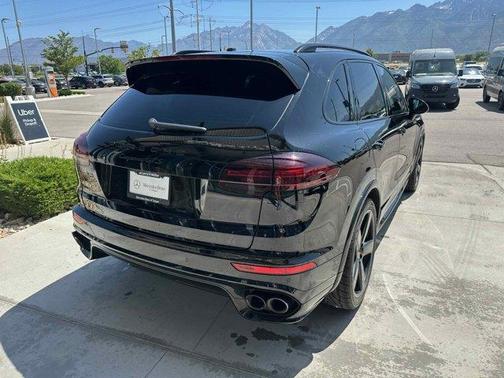 2017 Porsche Cayenne GTS