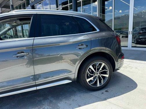 2023 Audi Q5 45 S line Prestige