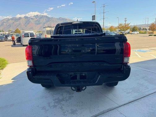 2017 Toyota Tacoma SR