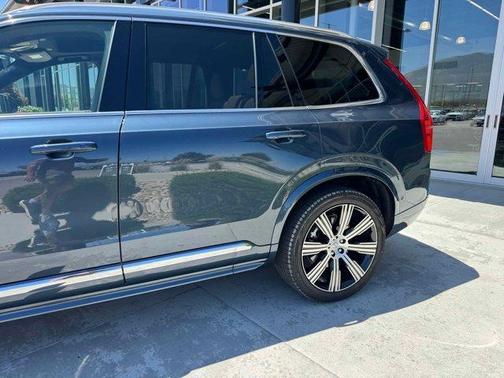 2024 Volvo XC90 Recharge Plug-In Hybrid T8 Ultimate Bright Theme 7-Seater