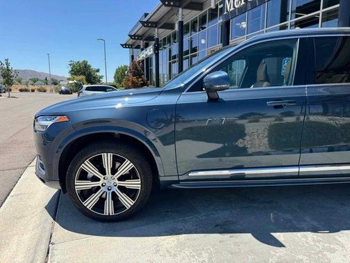 2024 Volvo XC90 Recharge Plug-In Hybrid T8 Ultimate Bright Theme 7-Seater