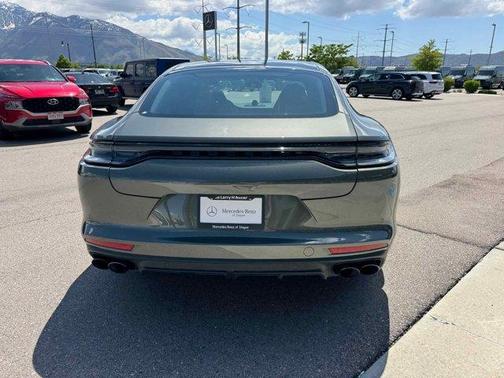 2023 Porsche Panamera Platinum Edition