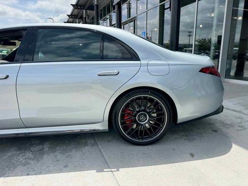 2025 Mercedes-Benz AMG S 63 E Base