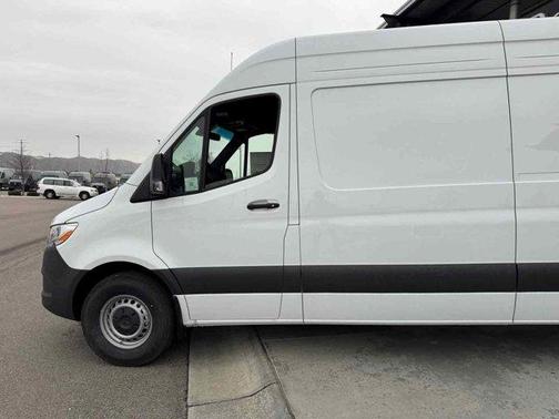 2025 Mercedes-Benz Sprinter 2500 High Roof