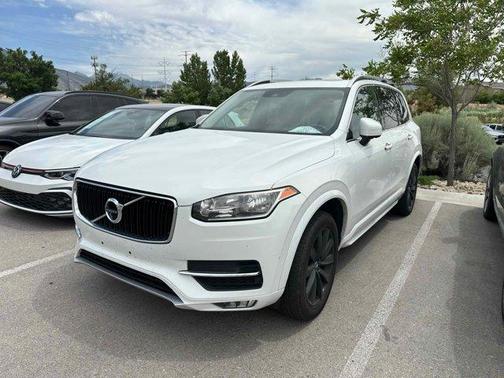 2016 Volvo XC90 T6 Momentum