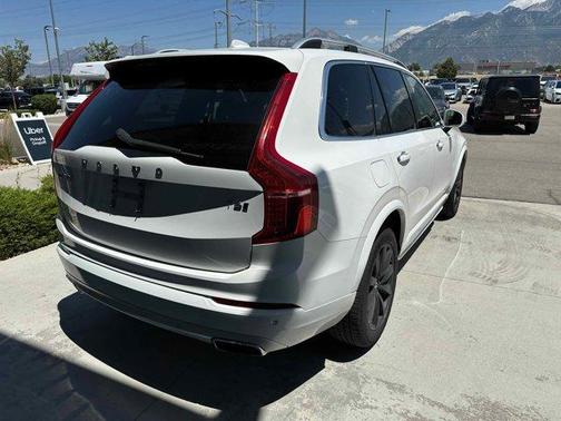 2016 Volvo XC90 T6 Momentum