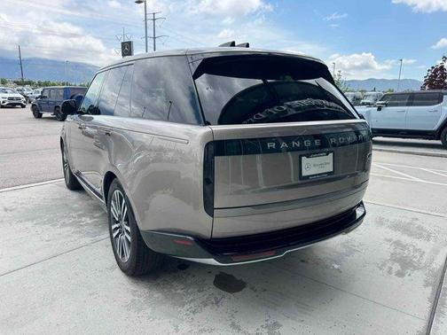 2023 Land Rover Range Rover P530 SE