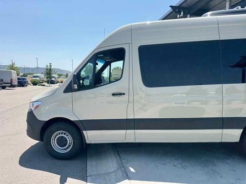2025 Mercedes-Benz Sprinter 2500 144 WB Standard Roof Passenger