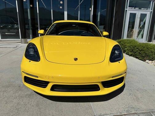 2022 Porsche 718 Cayman T