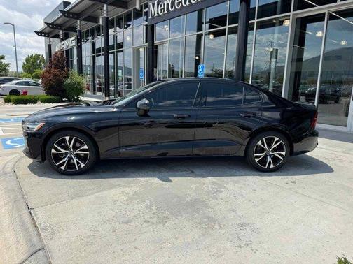 2024 Volvo S60 B5 Plus Dark Theme