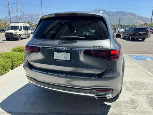 2025 Mercedes-Benz GLS 450 4MATIC