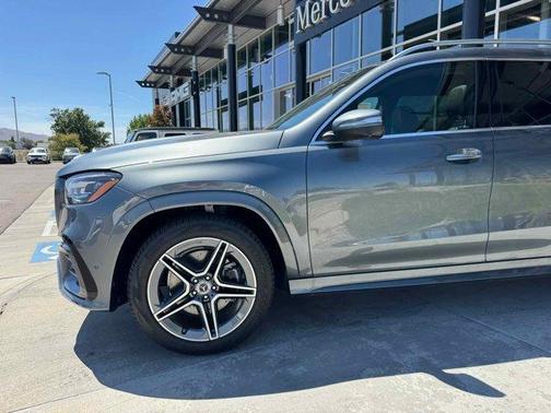 2025 Mercedes-Benz GLS 450 4MATIC