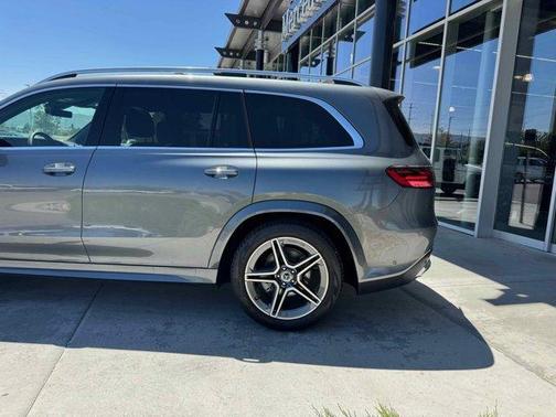 2025 Mercedes-Benz GLS 450 4MATIC