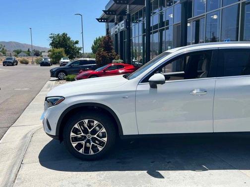 2025 Mercedes-Benz GLC 350e Base 4MATIC