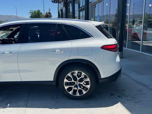 2025 Mercedes-Benz GLC 350e Base 4MATIC