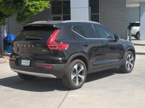 2024 Volvo XC40 B5 Plus Bright Theme
