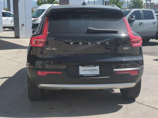 2024 Volvo XC40 B5 Plus Bright Theme